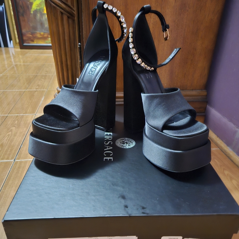 Versace Nero-Ora black sandals size 37.5